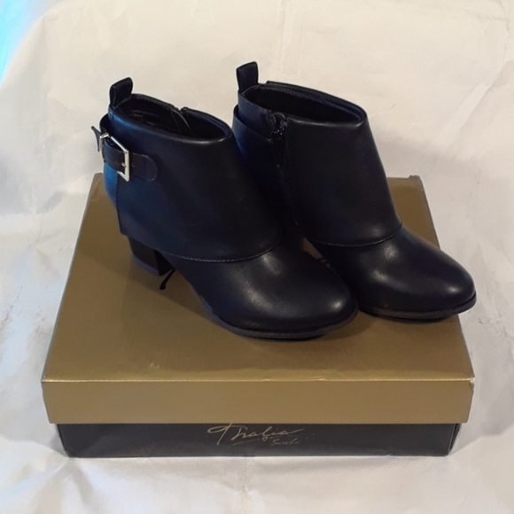 Thalia Sodi Tallie Booties 5 M Black NWT Boots new - Picture 3 of 8